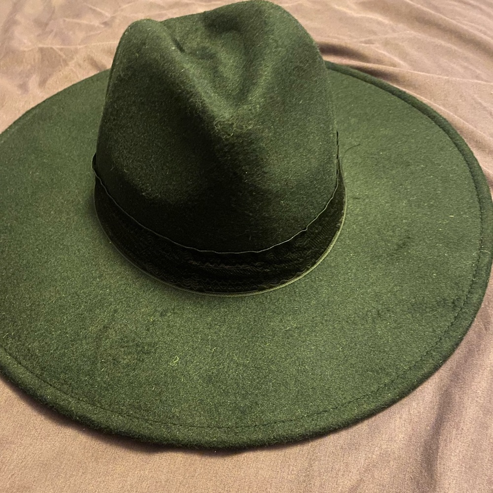 Black fedora hat